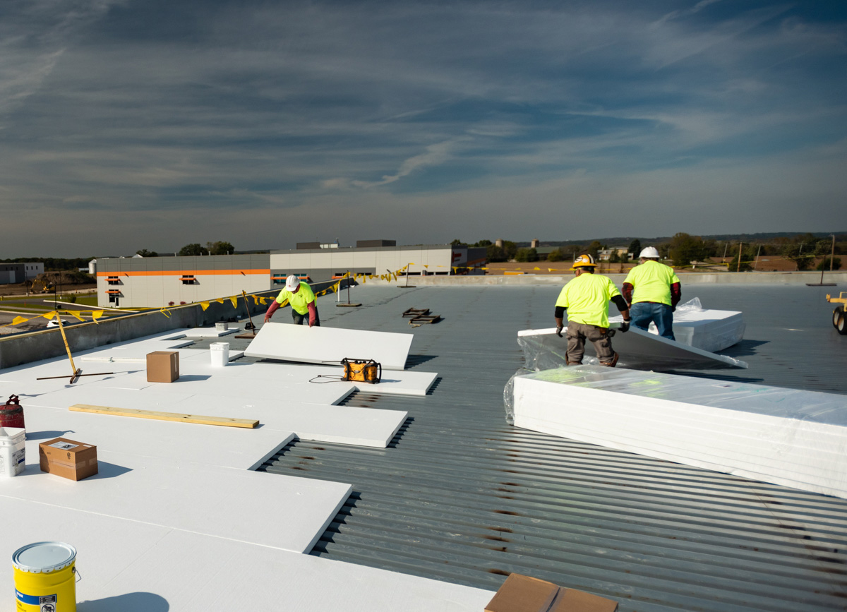 How to Choose the Right Commercial Roofing Contractor image